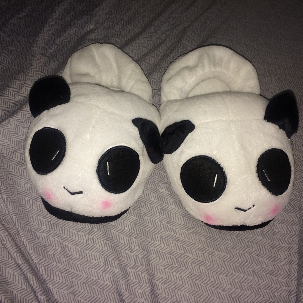 Panda Slippers 🌸 - Picture 2 of 6